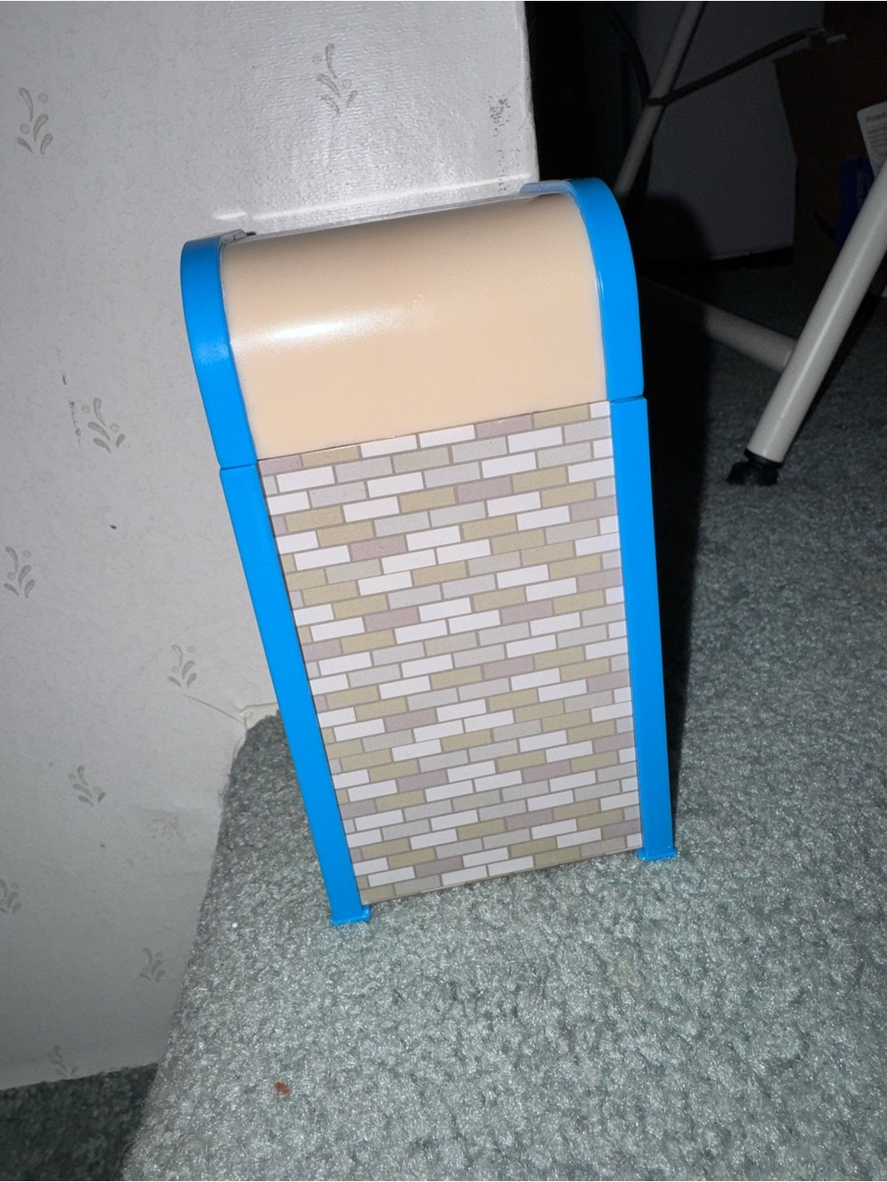 Disney Trash Can Candy Container - Magic Kingdom Fantasyland - Picture 4 of 6